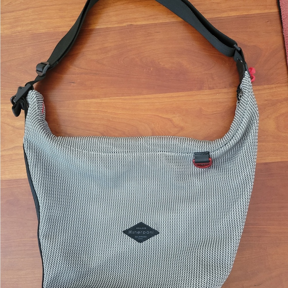 Sherpani Black and White Messenger Bag